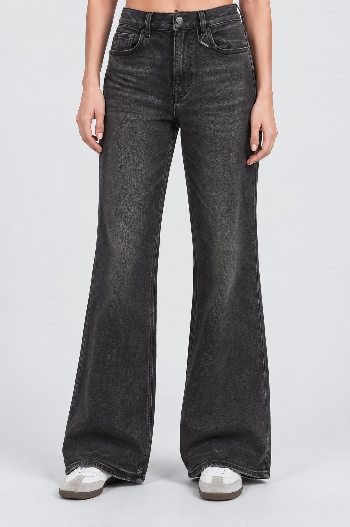 Pantalón jeans acampanado KJ603002