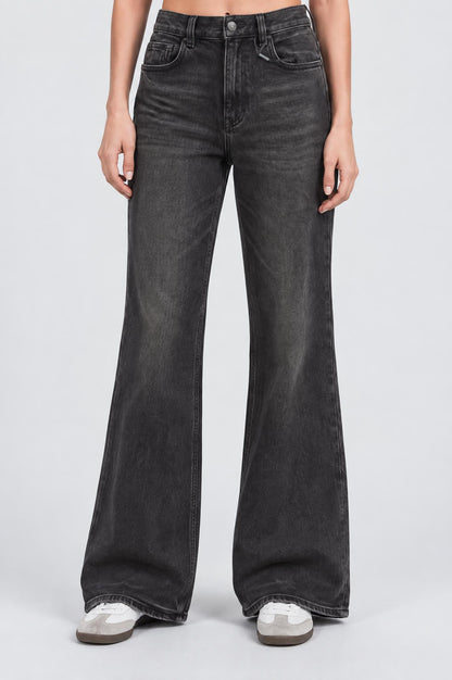 Pantalón jeans acampanado KJ603002