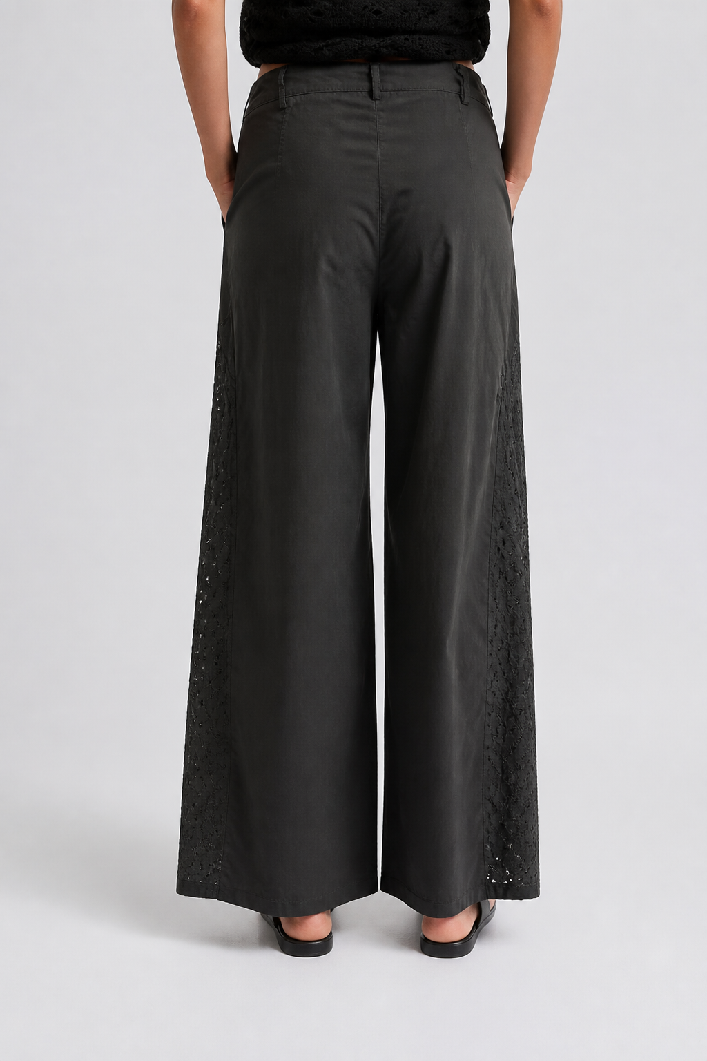 Pantalón palazzo bordado SP8AR84